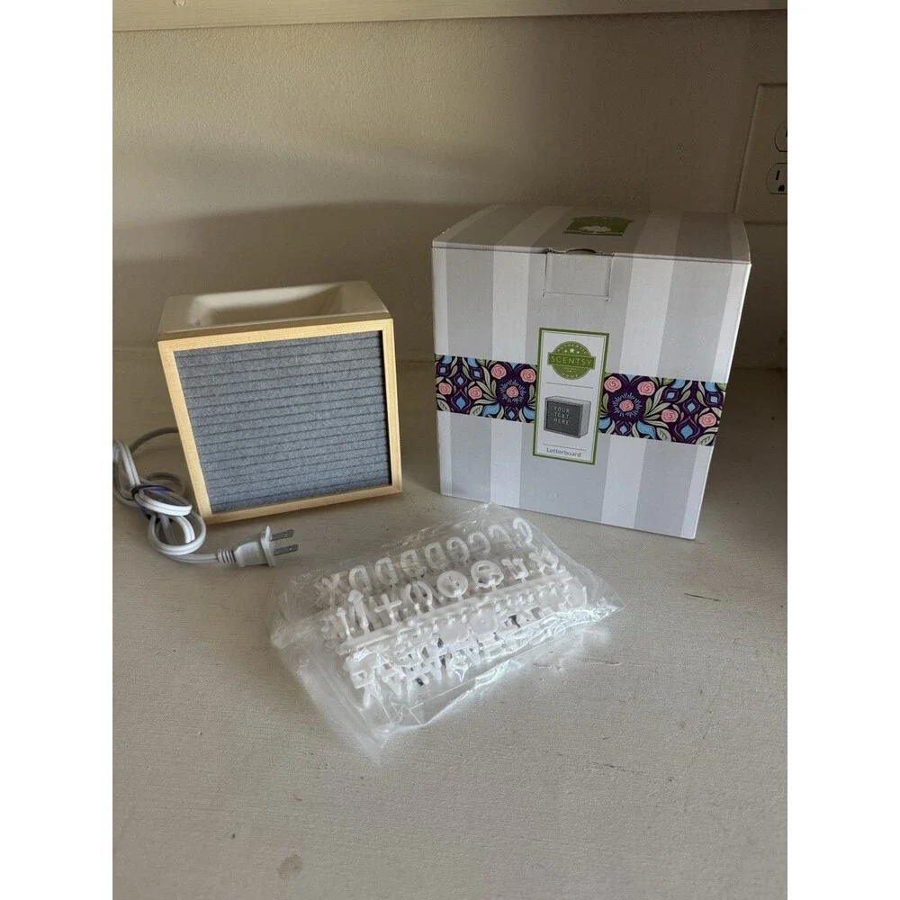 Scentsy Wax Warmer Letterboard / Message Board with Letters and Box